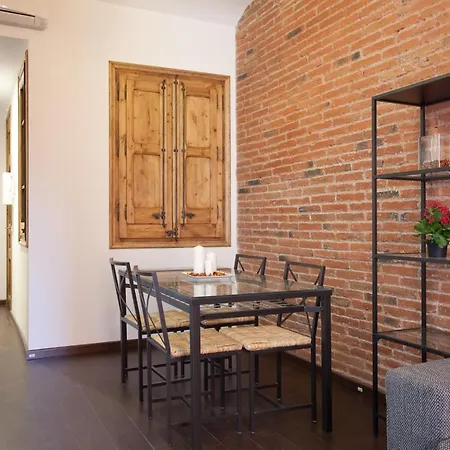 2-bedroom For Families Apartment *