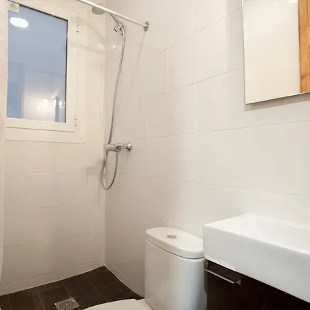 2-bedroom For Families Apartment *